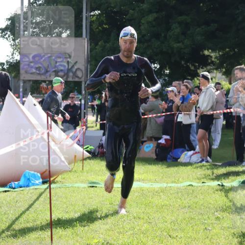 16.06.2024 - 26. Vierlanden-Triathlon Lena Gebhardt http://msf.ph/oto/6314322 16.06.2024 09:41:51 Schwimmen 3, 106, 3, 106 meine-sportfotos.de