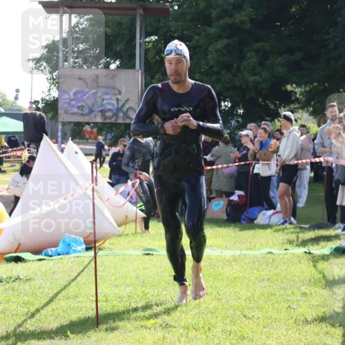 16.06.2024 - 26. Vierlanden-Triathlon Lena Gebhardt http://msf.ph/oto/6314327 16.06.2024 09:41:52 Schwimmen 3, 106, 3, 106 meine-sportfotos.de