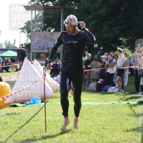 16.06.2024 - 26. Vierlanden-Triathlon Lena Gebhardt http://msf.ph/oto/6314330 16.06.2024 09:41:52 Schwimmen 3, 106, 3, 106 meine-sportfotos.de