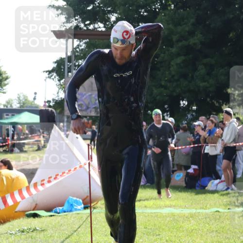 16.06.2024 - 26. Vierlanden-Triathlon Lena Gebhardt http://msf.ph/oto/6314334 16.06.2024 09:41:53 Schwimmen 3, 106, 3, 106 meine-sportfotos.de