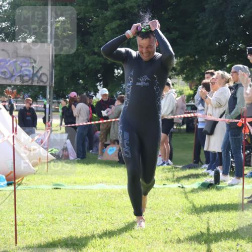 16.06.2024 - 26. Vierlanden-Triathlon Lena Gebhardt http://msf.ph/oto/6314350 16.06.2024 09:41:56 Schwimmen 3, 106, 3, 106 meine-sportfotos.de