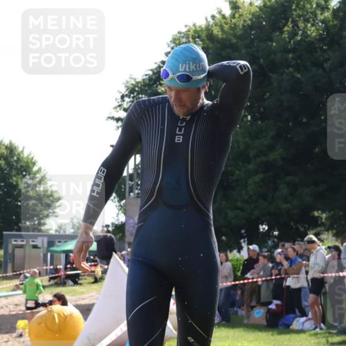 16.06.2024 - 26. Vierlanden-Triathlon Lena Gebhardt http://msf.ph/oto/6314393 16.06.2024 09:42:17 Schwimmen 145, 147, 177, 145, 147, 177 meine-sportfotos.de
