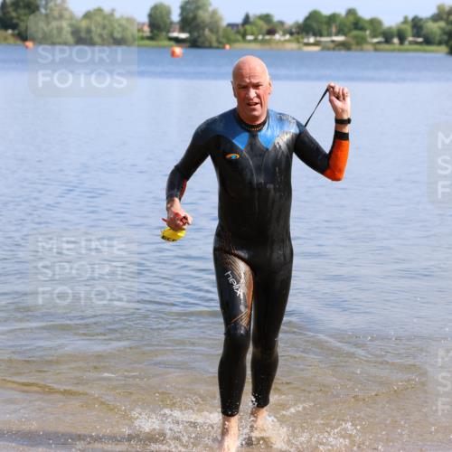 16.06.2024 - 26. Vierlanden-Triathlon Strokosch-Dieckow http://msf.ph/oto/6314405 16.06.2024 09:57:19 Schwimmen 96, 96 meine-sportfotos.de