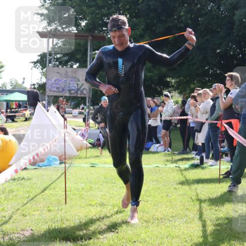 16.06.2024 - 26. Vierlanden-Triathlon Lena Gebhardt http://msf.ph/oto/6314410 16.06.2024 09:42:25 Schwimmen 65, 145, 177, 180, 65, 145, 177, 180 meine-sportfotos.de