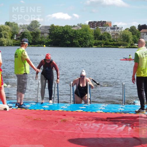 16.06.2024 - 7 Türme Triathlon KatJ http://msf.ph/oto/6314411 16.06.2024 11:21:14 Schwimmen 29, 149, 187, 234, 239, 243, 278 meine-sportfotos.de