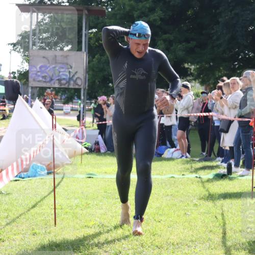 16.06.2024 - 26. Vierlanden-Triathlon Lena Gebhardt http://msf.ph/oto/6314433 16.06.2024 09:42:29 Schwimmen 65, 145, 166, 177, 180, 65, 145, 166, 177, 180 meine-sportfotos.de
