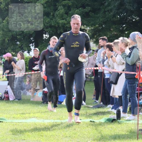 16.06.2024 - 26. Vierlanden-Triathlon Lena Gebhardt http://msf.ph/oto/6314450 16.06.2024 09:42:34 Schwimmen 65, 114, 166, 177, 180, 65, 114, 166, 177, 180 meine-sportfotos.de
