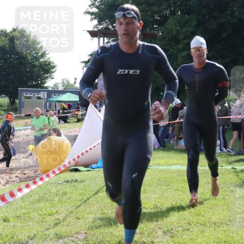 16.06.2024 - 26. Vierlanden-Triathlon Lena Gebhardt http://msf.ph/oto/6314503 16.06.2024 09:42:42 Schwimmen 65, 82, 114, 129, 166, 65, 82, 114, 129, 166 meine-sportfotos.de