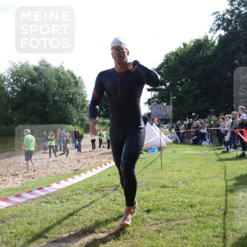 16.06.2024 - 26. Vierlanden-Triathlon Lena Gebhardt http://msf.ph/oto/6314522 16.06.2024 09:42:44 Schwimmen 82, 114, 129, 166, 82, 114, 129, 166 meine-sportfotos.de