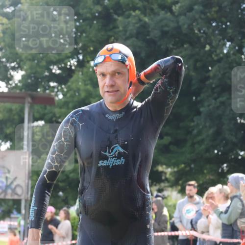 16.06.2024 - 26. Vierlanden-Triathlon Lena Gebhardt http://msf.ph/oto/6314550 16.06.2024 09:42:51 Schwimmen 82, 114, 129, 82, 114, 129 meine-sportfotos.de