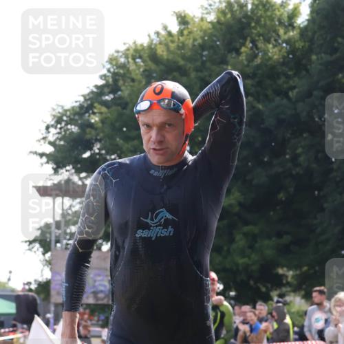 16.06.2024 - 26. Vierlanden-Triathlon Lena Gebhardt http://msf.ph/oto/6314553 16.06.2024 09:42:52 Schwimmen 82, 114, 129, 82, 114, 129 meine-sportfotos.de