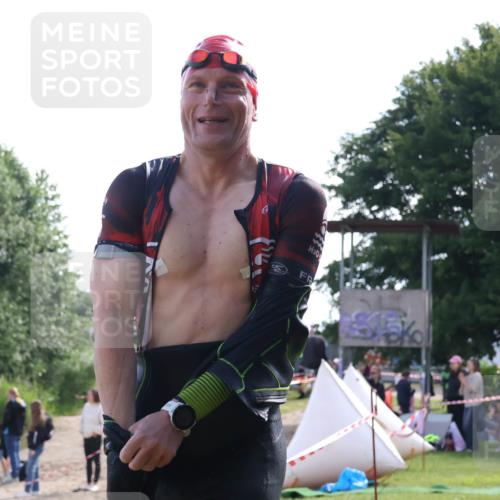 16.06.2024 - 26. Vierlanden-Triathlon Lena Gebhardt http://msf.ph/oto/6314577 16.06.2024 09:42:56 Schwimmen 60, 82, 129, 60, 82, 129 meine-sportfotos.de