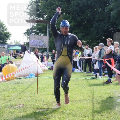 16.06.2024 - 26. Vierlanden-Triathlon Lena Gebhardt http://msf.ph/oto/6314580 16.06.2024 09:42:57 Schwimmen 60, 82, 129, 60, 82, 129 meine-sportfotos.de