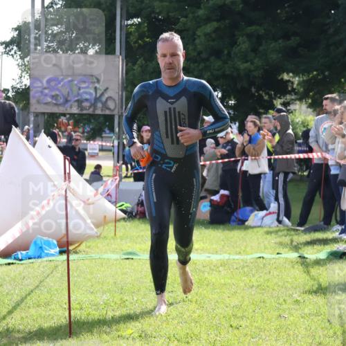 16.06.2024 - 26. Vierlanden-Triathlon Lena Gebhardt http://msf.ph/oto/6314602 16.06.2024 09:43:11 Schwimmen 10, 23, 47, 60, 10, 23, 47, 60 meine-sportfotos.de