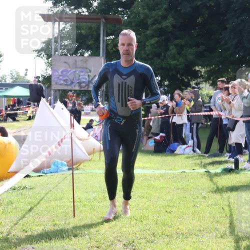 16.06.2024 - 26. Vierlanden-Triathlon Lena Gebhardt http://msf.ph/oto/6314606 16.06.2024 09:43:11 Schwimmen 10, 23, 47, 60, 10, 23, 47, 60 meine-sportfotos.de