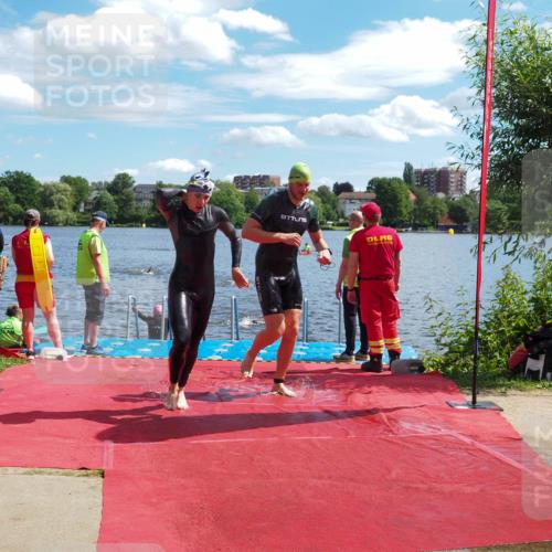 16.06.2024 - 7 Türme Triathlon KatJ http://msf.ph/oto/6314607 16.06.2024 11:21:36 Schwimmen 18, 162, 187, 234, 239, 278 meine-sportfotos.de