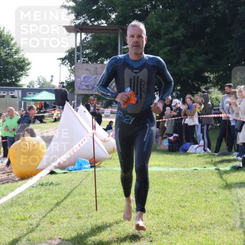 16.06.2024 - 26. Vierlanden-Triathlon Lena Gebhardt http://msf.ph/oto/6314609 16.06.2024 09:43:12 Schwimmen 10, 23, 47, 60, 10, 23, 47, 60 meine-sportfotos.de