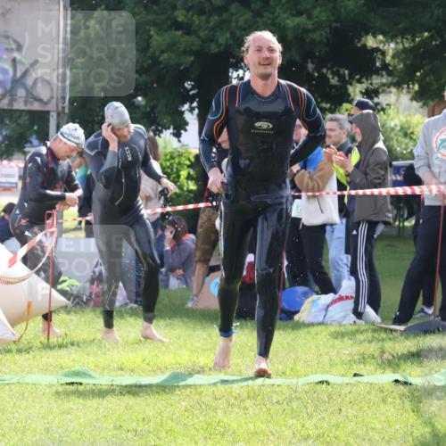 16.06.2024 - 26. Vierlanden-Triathlon Lena Gebhardt http://msf.ph/oto/6314623 16.06.2024 09:43:16 Schwimmen 10, 23, 47, 60, 134, 10, 23, 47, 60, 134 meine-sportfotos.de