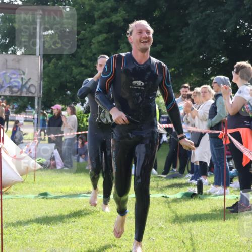 16.06.2024 - 26. Vierlanden-Triathlon Lena Gebhardt http://msf.ph/oto/6314636 16.06.2024 09:43:19 Schwimmen 10, 23, 47, 134, 10, 23, 47, 134 meine-sportfotos.de