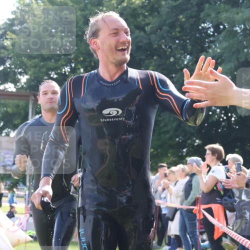 16.06.2024 - 26. Vierlanden-Triathlon Lena Gebhardt http://msf.ph/oto/6314647 16.06.2024 09:43:21 Schwimmen 10, 23, 47, 55, 134, 10, 23, 47, 55, 134 meine-sportfotos.de