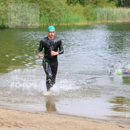 16.06.2024 - 26. Vierlanden-Triathlon Strokosch-Dieckow http://msf.ph/oto/6314658 16.06.2024 09:59:45 Schwimmen 201, 204, 201, 204 meine-sportfotos.de