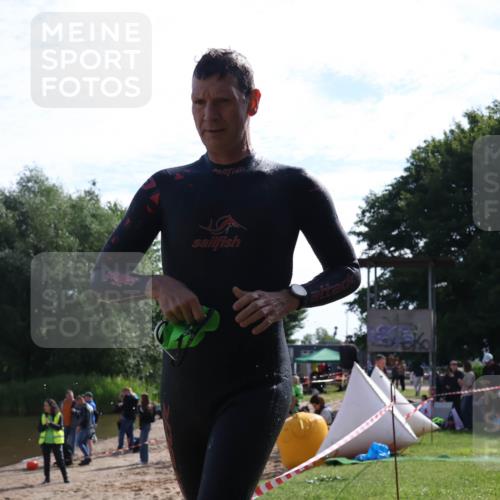 16.06.2024 - 26. Vierlanden-Triathlon Lena Gebhardt http://msf.ph/oto/6314692 16.06.2024 09:43:31 Schwimmen 55, 134, 55, 134 meine-sportfotos.de