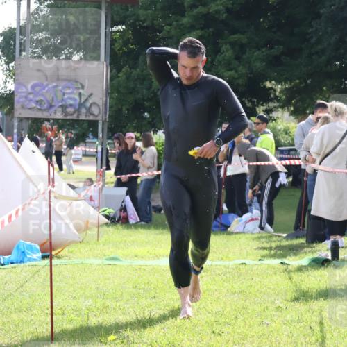 16.06.2024 - 26. Vierlanden-Triathlon Lena Gebhardt http://msf.ph/oto/6314702 16.06.2024 09:43:37 Schwimmen 55, 55 meine-sportfotos.de