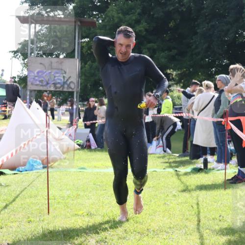 16.06.2024 - 26. Vierlanden-Triathlon Lena Gebhardt http://msf.ph/oto/6314707 16.06.2024 09:43:37 Schwimmen 55, 55 meine-sportfotos.de