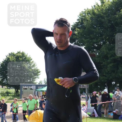 16.06.2024 - 26. Vierlanden-Triathlon Lena Gebhardt http://msf.ph/oto/6314716 16.06.2024 09:43:39 Schwimmen 55, 55 meine-sportfotos.de