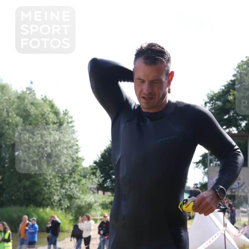 16.06.2024 - 26. Vierlanden-Triathlon Lena Gebhardt http://msf.ph/oto/6314720 16.06.2024 09:43:39 Schwimmen 55, 55 meine-sportfotos.de