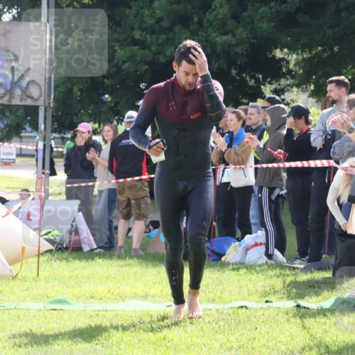 16.06.2024 - 26. Vierlanden-Triathlon Lena Gebhardt http://msf.ph/oto/6314723 16.06.2024 09:44:01 Schwimmen 12, 29, 12, 29 meine-sportfotos.de