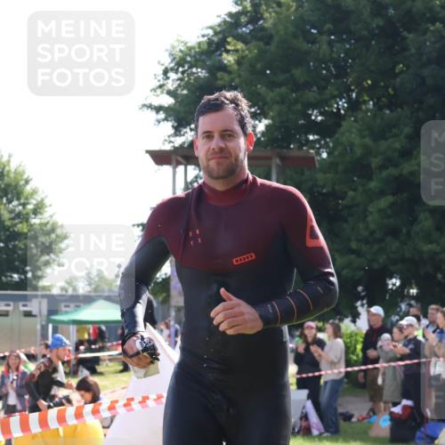 16.06.2024 - 26. Vierlanden-Triathlon Lena Gebhardt http://msf.ph/oto/6314738 16.06.2024 09:44:04 Schwimmen 12, 29, 12, 29 meine-sportfotos.de