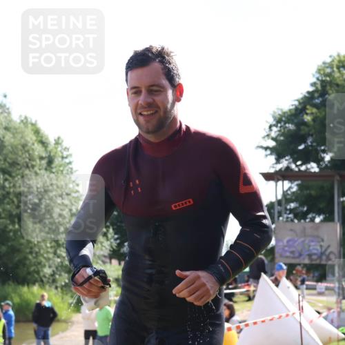16.06.2024 - 26. Vierlanden-Triathlon Lena Gebhardt http://msf.ph/oto/6314742 16.06.2024 09:44:05 Schwimmen 12, 29, 12, 29 meine-sportfotos.de