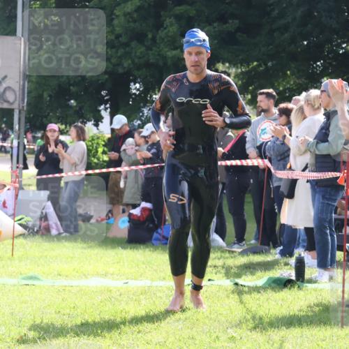 16.06.2024 - 26. Vierlanden-Triathlon Lena Gebhardt http://msf.ph/oto/6314753 16.06.2024 09:44:09 Schwimmen 13, 21, 29, 13, 21, 29 meine-sportfotos.de