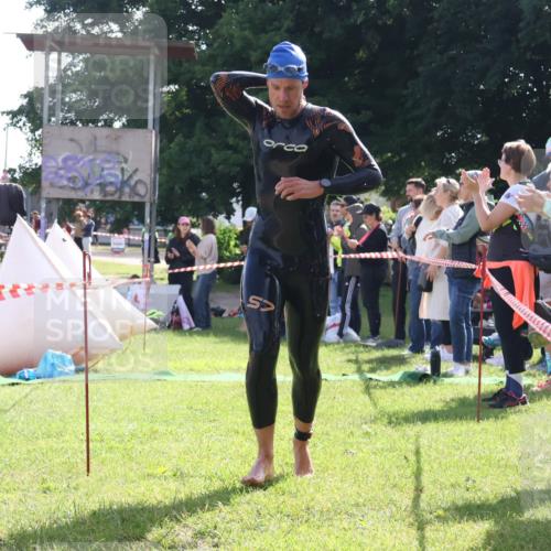 16.06.2024 - 26. Vierlanden-Triathlon Lena Gebhardt http://msf.ph/oto/6314766 16.06.2024 09:44:10 Schwimmen 13, 21, 29, 13, 21, 29 meine-sportfotos.de