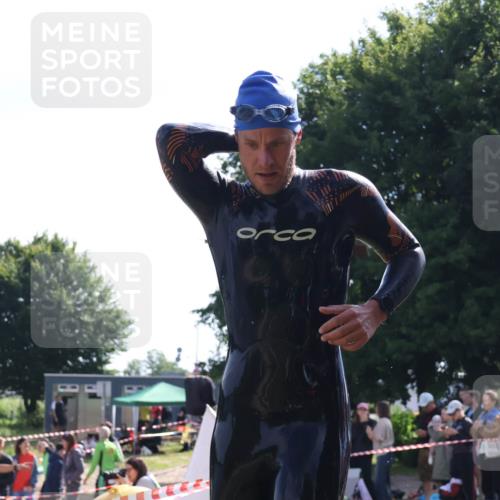 16.06.2024 - 26. Vierlanden-Triathlon Lena Gebhardt http://msf.ph/oto/6314775 16.06.2024 09:44:12 Schwimmen 13, 21, 29, 13, 21, 29 meine-sportfotos.de