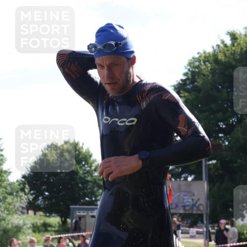 16.06.2024 - 26. Vierlanden-Triathlon Lena Gebhardt http://msf.ph/oto/6314778 16.06.2024 09:44:12 Schwimmen 13, 21, 29, 13, 21, 29 meine-sportfotos.de
