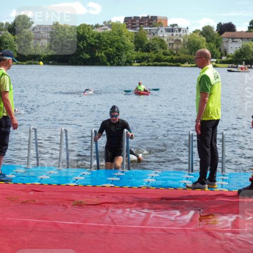 16.06.2024 - 7 Türme Triathlon KatJ http://msf.ph/oto/6314784 16.06.2024 11:22:01 Schwimmen 18, 162 meine-sportfotos.de