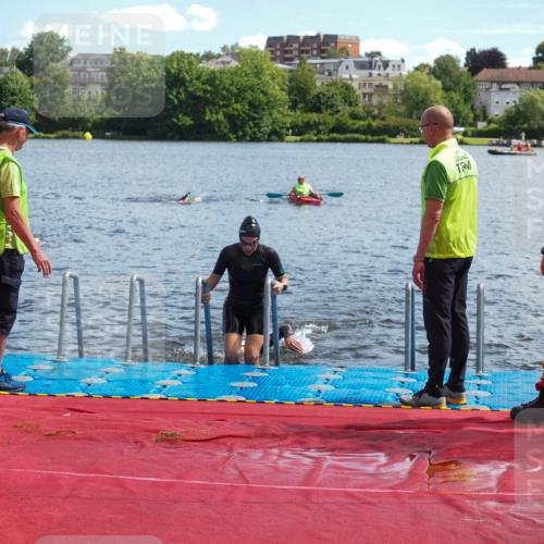 16.06.2024 - 7 Türme Triathlon KatJ http://msf.ph/oto/6314787 16.06.2024 11:22:01 Schwimmen 18, 162 meine-sportfotos.de