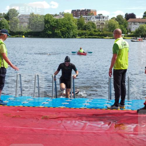 16.06.2024 - 7 Türme Triathlon KatJ http://msf.ph/oto/6314790 16.06.2024 11:22:01 Schwimmen 18, 162 meine-sportfotos.de