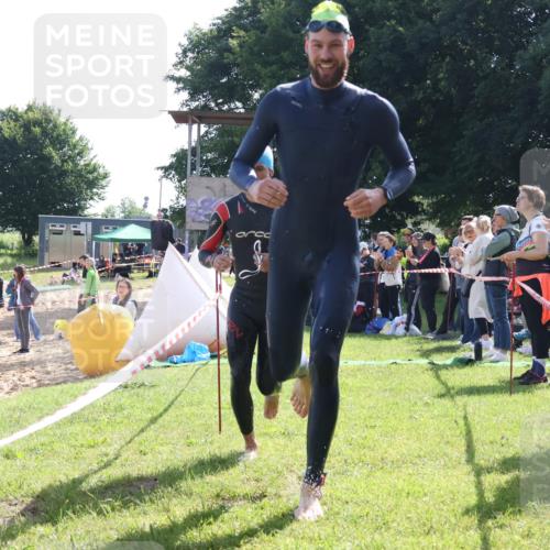 16.06.2024 - 26. Vierlanden-Triathlon Lena Gebhardt http://msf.ph/oto/6314792 16.06.2024 09:44:22 Schwimmen 13, 21, 13, 21 meine-sportfotos.de