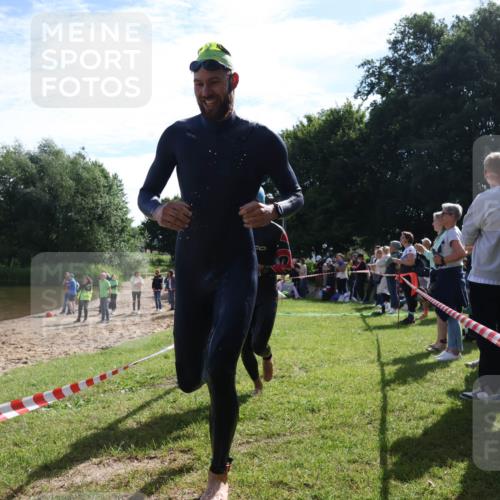 16.06.2024 - 26. Vierlanden-Triathlon Lena Gebhardt http://msf.ph/oto/6314799 16.06.2024 09:44:23 Schwimmen 13, 21, 13, 21 meine-sportfotos.de
