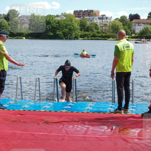 16.06.2024 - 7 Türme Triathlon KatJ http://msf.ph/oto/6314805 16.06.2024 11:22:01 Schwimmen 18, 162 meine-sportfotos.de