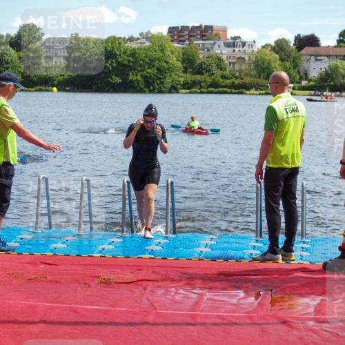 16.06.2024 - 7 Türme Triathlon KatJ http://msf.ph/oto/6314808 16.06.2024 11:22:02 Schwimmen 18, 162 meine-sportfotos.de
