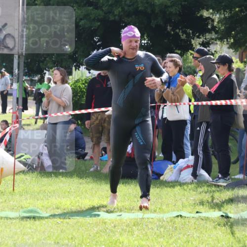 16.06.2024 - 26. Vierlanden-Triathlon Lena Gebhardt http://msf.ph/oto/6314810 16.06.2024 09:45:01 Schwimmen 17, 97, 120, 136, 160, 17, 97, 120, 136, 160 meine-sportfotos.de