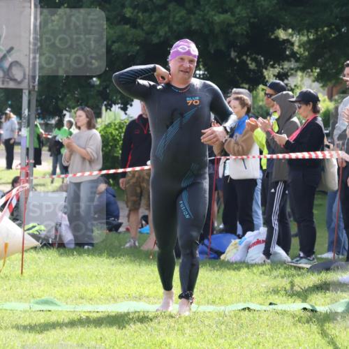 16.06.2024 - 26. Vierlanden-Triathlon Lena Gebhardt http://msf.ph/oto/6314811 16.06.2024 09:45:02 Schwimmen 17, 97, 120, 136, 160, 17, 97, 120, 136, 160 meine-sportfotos.de