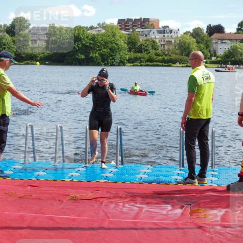 16.06.2024 - 7 Türme Triathlon KatJ http://msf.ph/oto/6314816 16.06.2024 11:22:02 Schwimmen 18, 162 meine-sportfotos.de