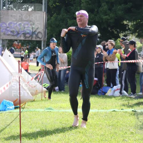 16.06.2024 - 26. Vierlanden-Triathlon Lena Gebhardt http://msf.ph/oto/6314817 16.06.2024 09:45:04 Schwimmen 17, 97, 120, 136, 160, 17, 97, 120, 136, 160 meine-sportfotos.de