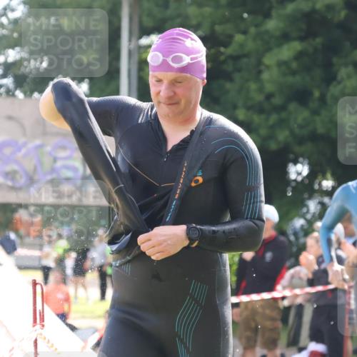16.06.2024 - 26. Vierlanden-Triathlon Lena Gebhardt http://msf.ph/oto/6314825 16.06.2024 09:45:06 Schwimmen 17, 97, 120, 136, 160, 17, 97, 120, 136, 160 meine-sportfotos.de