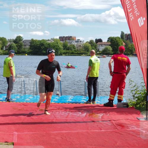16.06.2024 - 7 Türme Triathlon KatJ http://msf.ph/oto/6314848 16.06.2024 11:22:05 Schwimmen 18, 162 meine-sportfotos.de